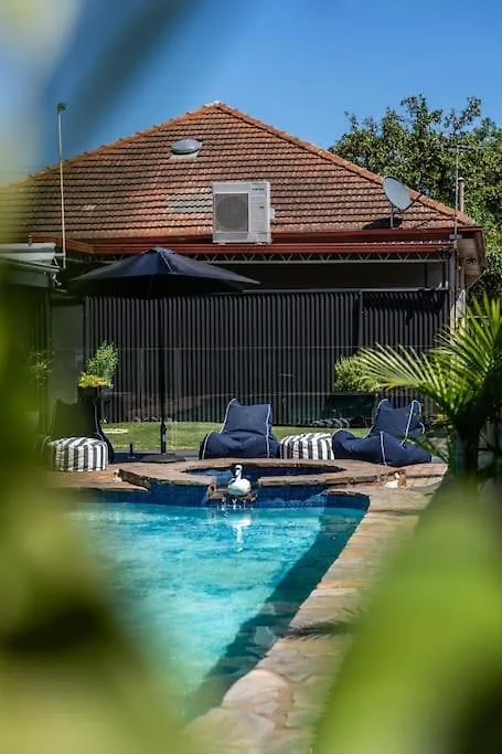 Villa Jupiter & Neptune - In-Ground Pool & Mini Bar Thebarton