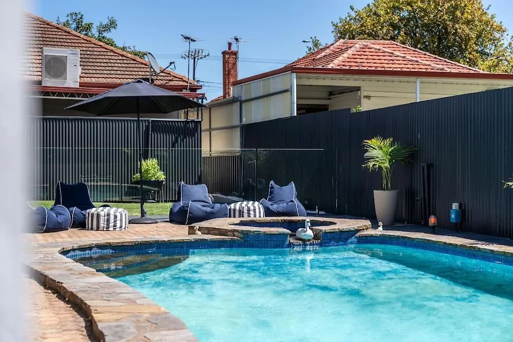 Jupiter & Neptune - In-Ground Pool & Mini Bar Thebarton