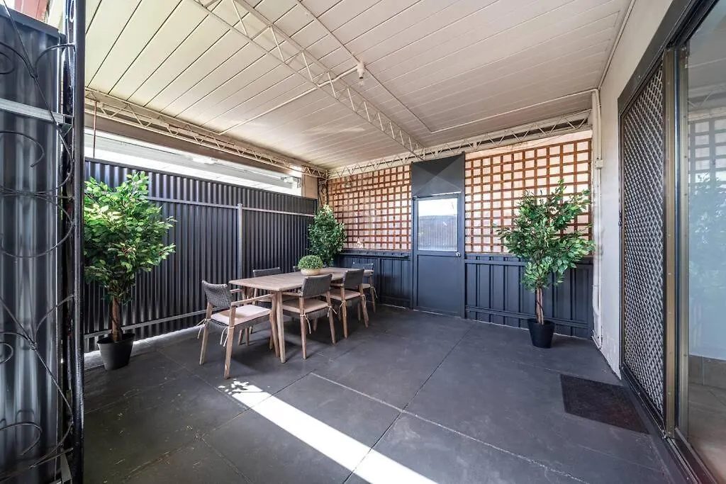 Jupiter & Neptune - In-Ground Pool & Mini Bar Thebarton Villa